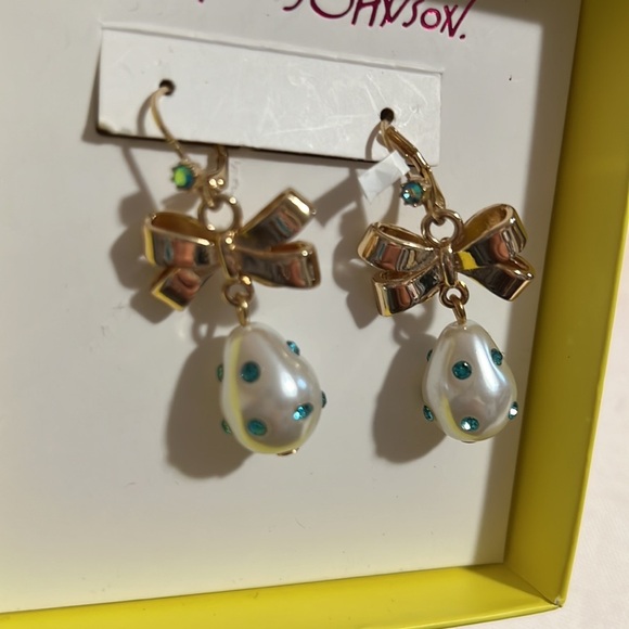 Betsey Johnson gold bow & Pearl blue rhinestone drop earrings egg Easter - Picture 4 of 5